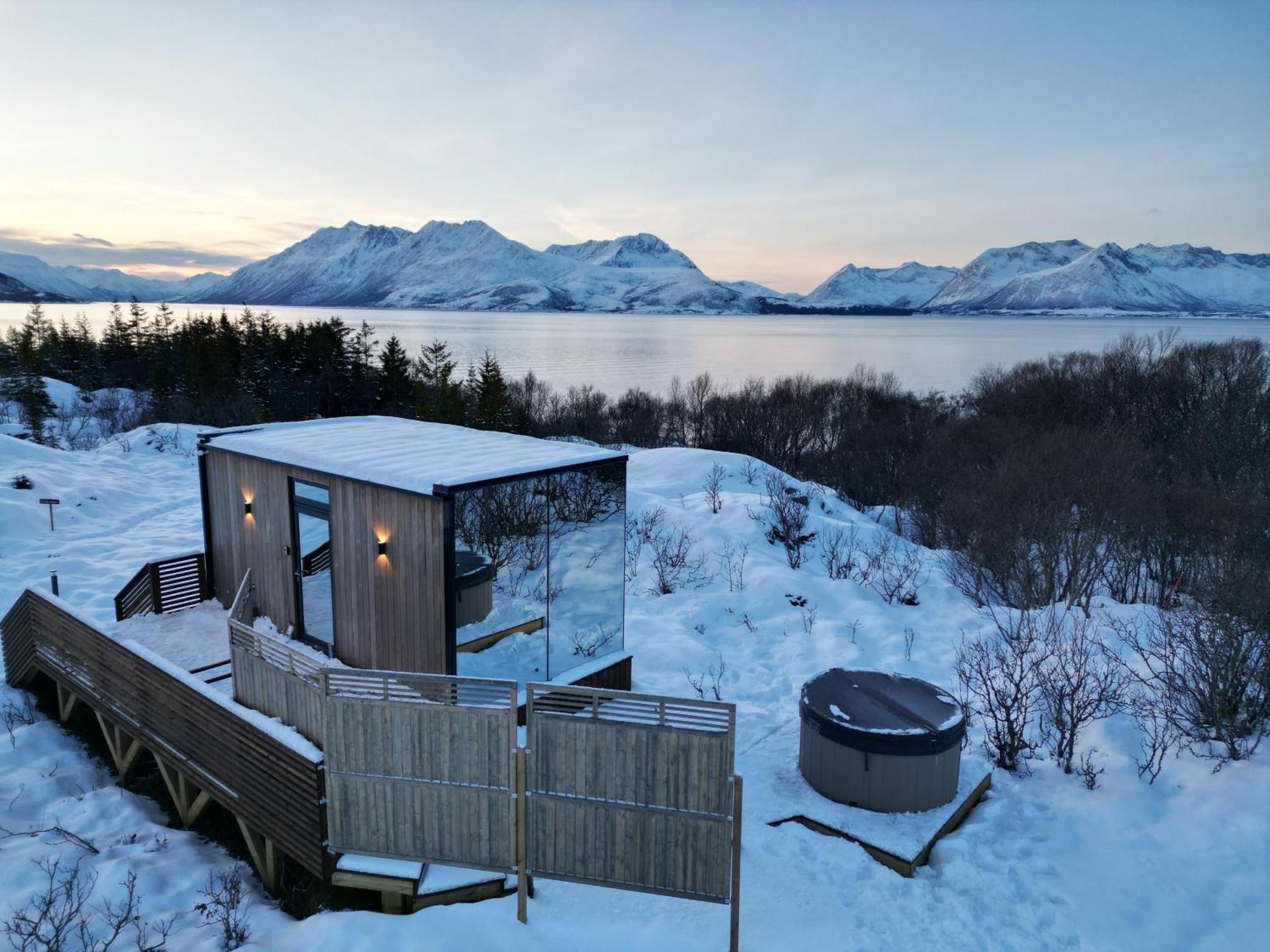 Wonderinn Arctic Utstrand Екстер'єр фото