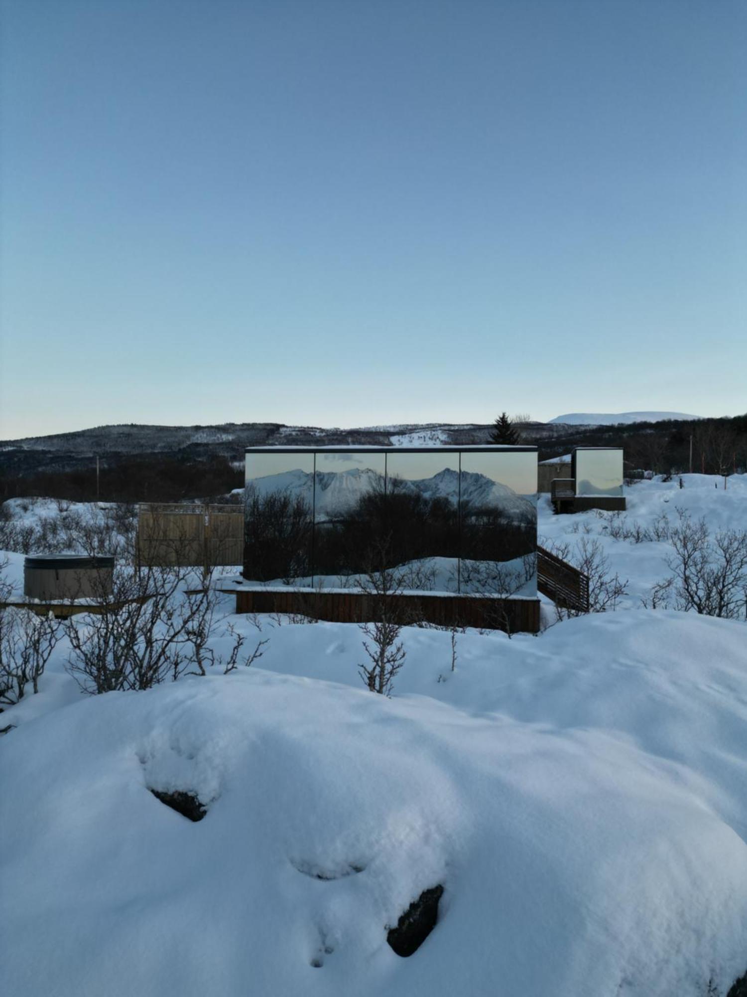Wonderinn Arctic Utstrand Екстер'єр фото