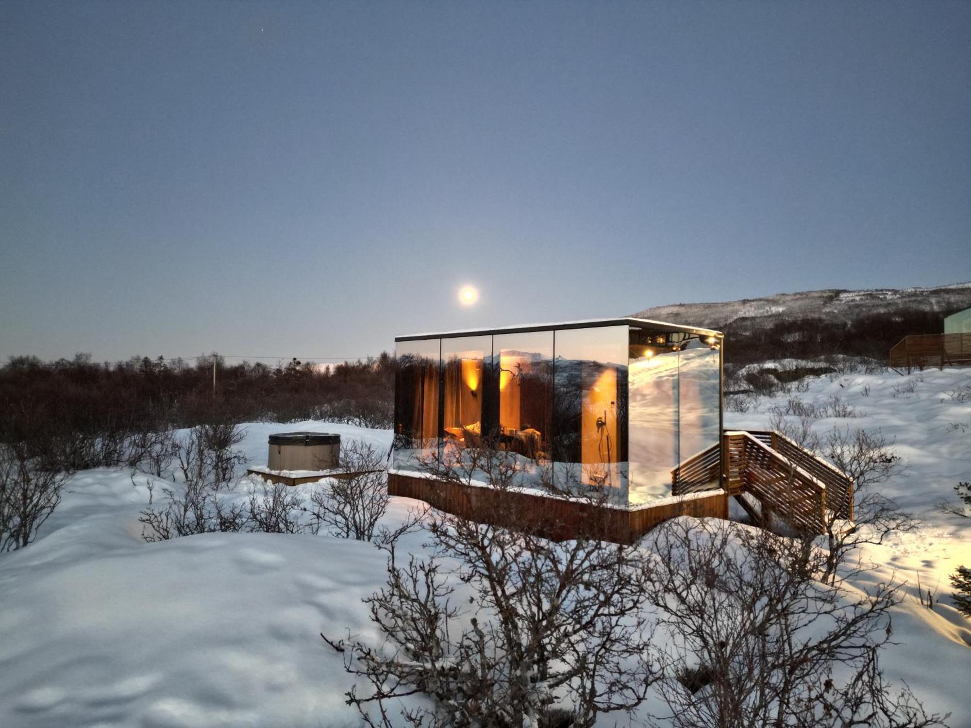 Wonderinn Arctic Utstrand Екстер'єр фото
