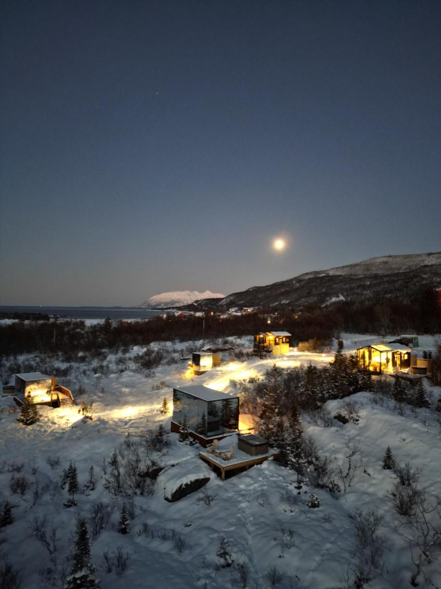 Wonderinn Arctic Utstrand Екстер'єр фото