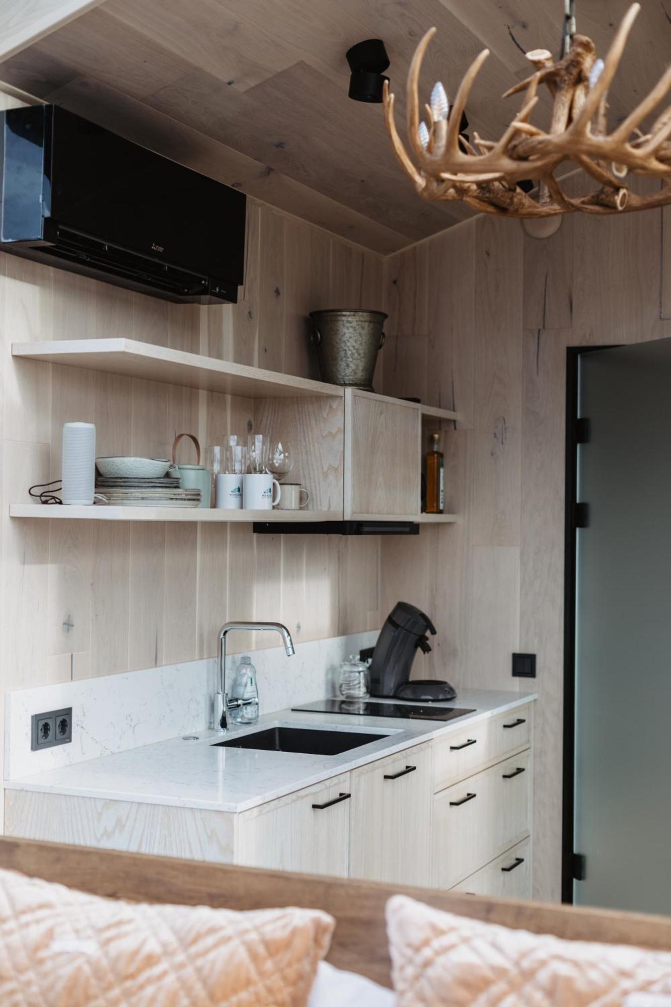 Wonderinn Arctic Utstrand Екстер'єр фото